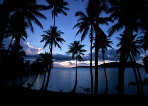 Chuuk, plaża o zachodzie słońca